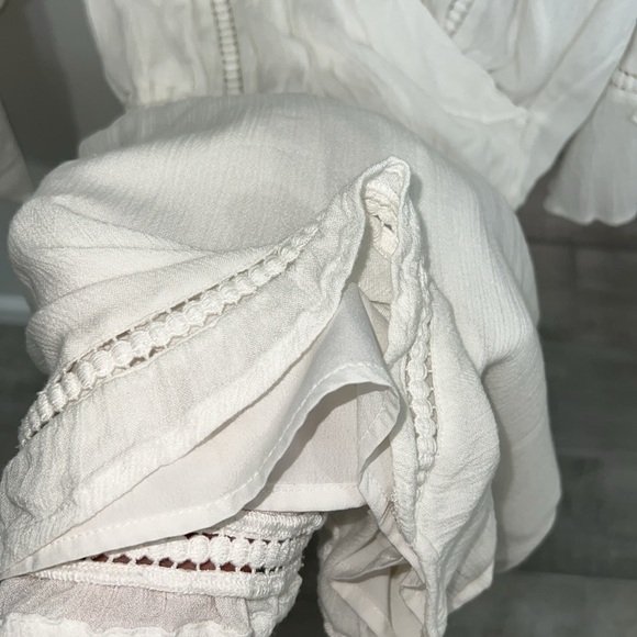 Abercrombie & Fitch white ruffle romper size xsmall - Picture 4 of 4